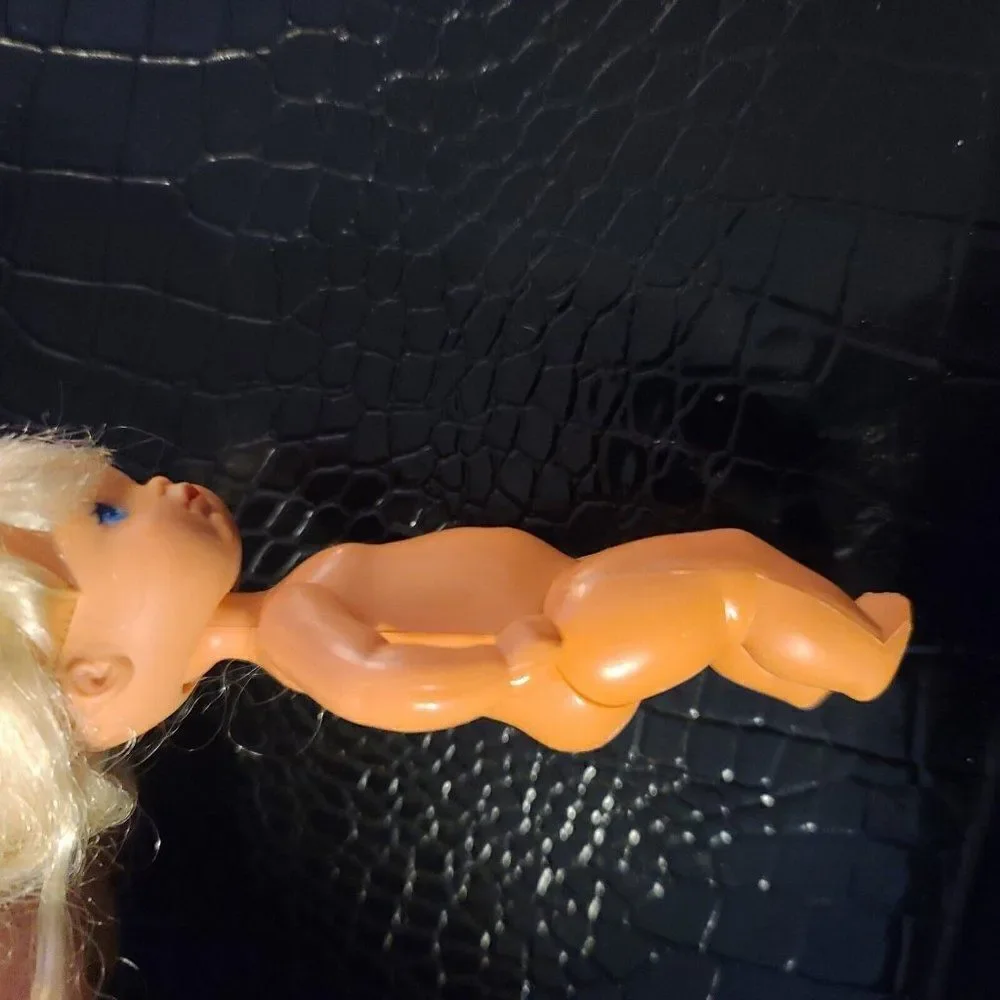 Vintage Mattel 1987 Barbie The Heart Family Baby Cousins Honey Girl Doll